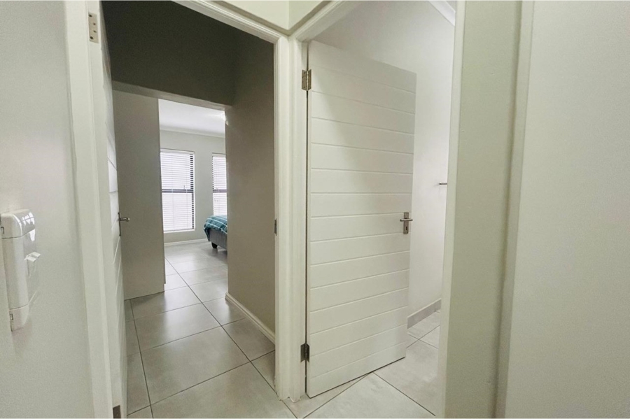 2 Bedroom Property for Sale in Aan de Wijnlanden Western Cape